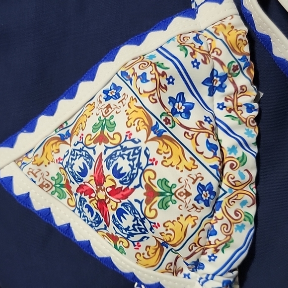 New Bikini - Picture 5 of 7